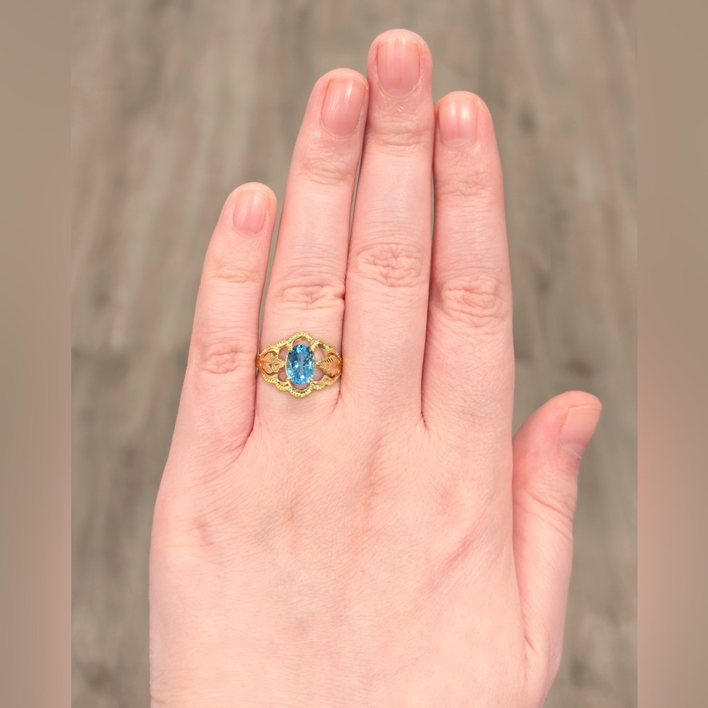Vintage Swiss Blue Topaz Gold Ring: 14K Beverly Hills Laurel Leaf Solitaire - Picture 10 of 12
